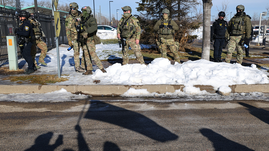 美国明尼阿波利斯市再次发生抗议 至少30人被拘