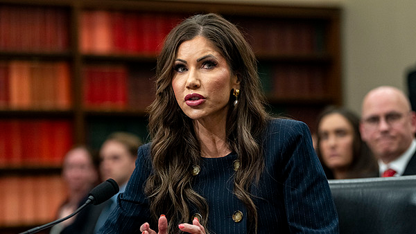 美国土安全部部长称将向明尼苏达州增派数百名警员