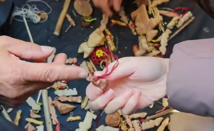 什刹海木雕大爷走红 几年存货都卖光