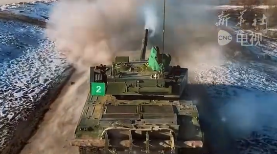 火力全开！雪地坦克实弹射击震撼现场
