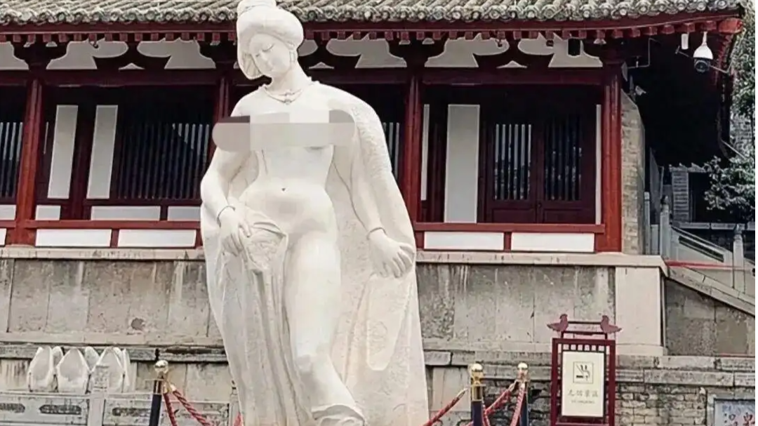 华清池贵妃裸体出浴雕像被指不雅，官方：雕像1991年完工