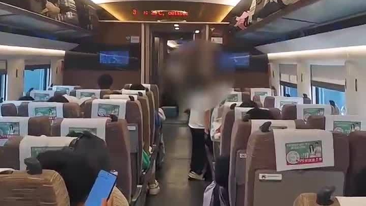 无座乘客站一等座车厢被要求离开，12306回应