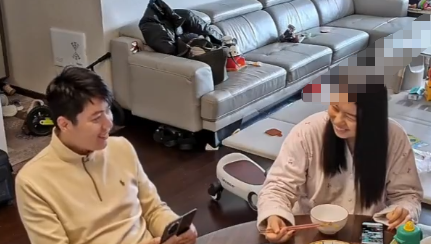 老婆看孩请假错失年终奖老公婆婆默契补上