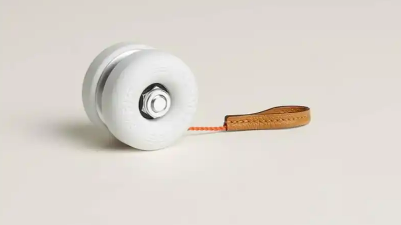 一个悠悠球卖1万8，部分地区已断货，网友：我的童年不配