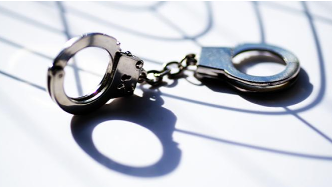 成都警方：一男子为博流量摆拍视频污名化成都，被刑拘