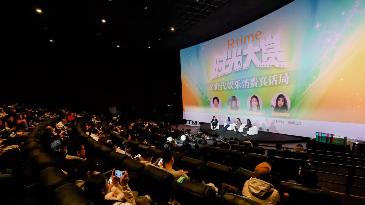 观众“贴脸开大”，票选年度电影“白月光”