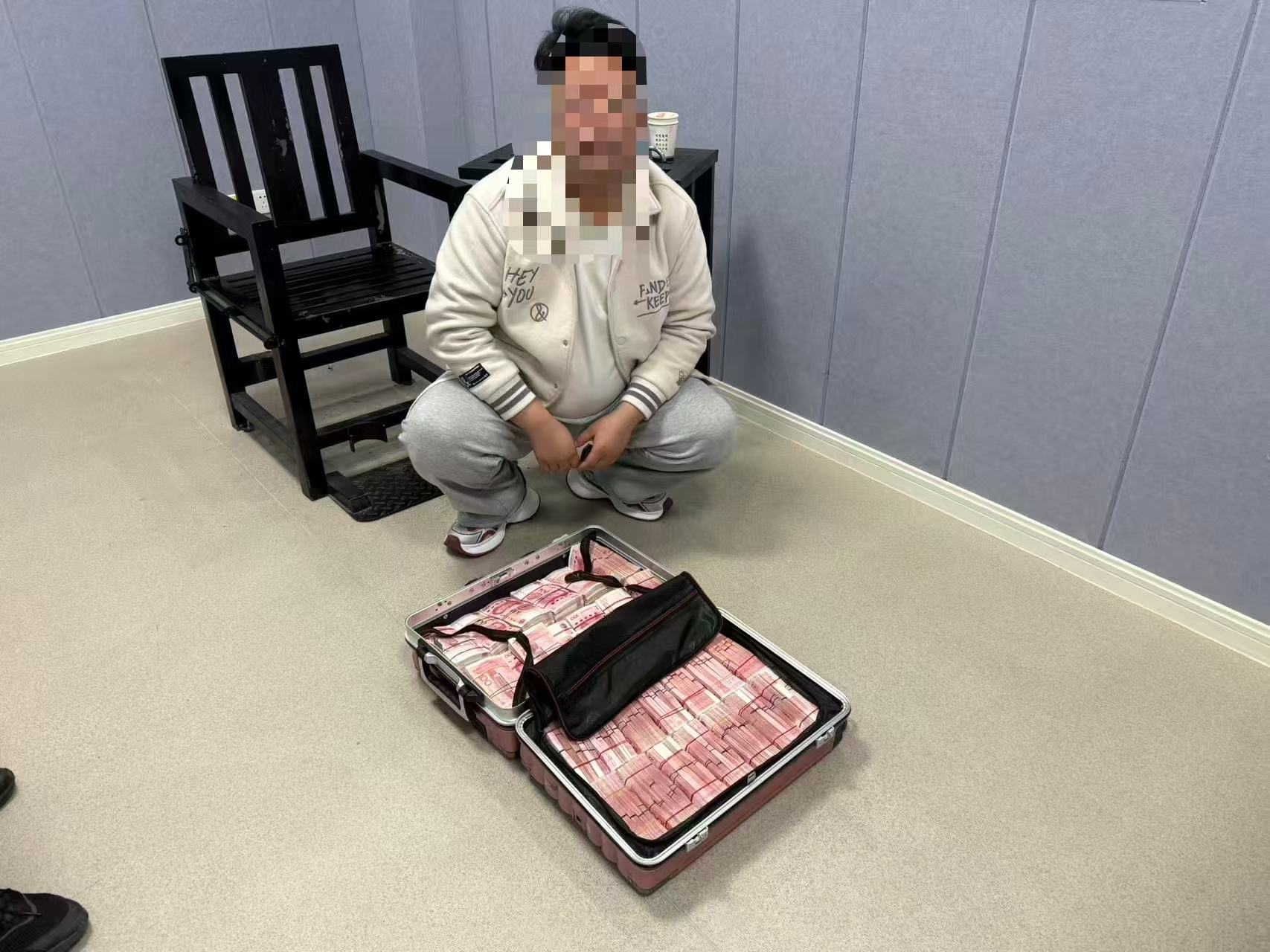 两省警方深夜联手，紧急拦截百余万电诈资金！