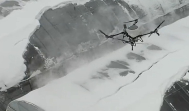 无人机除雪生意火爆，给大棚和厂房除雪，飞手：干不完