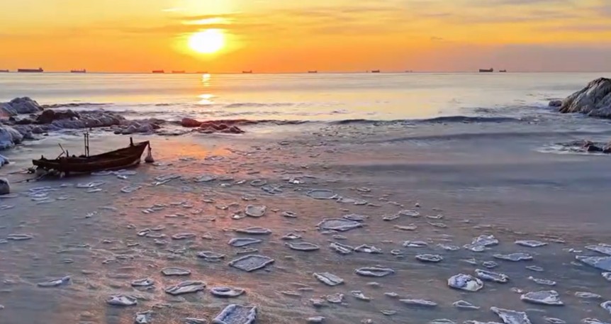 “荷叶冰”连片 冬日限定壁纸已上线