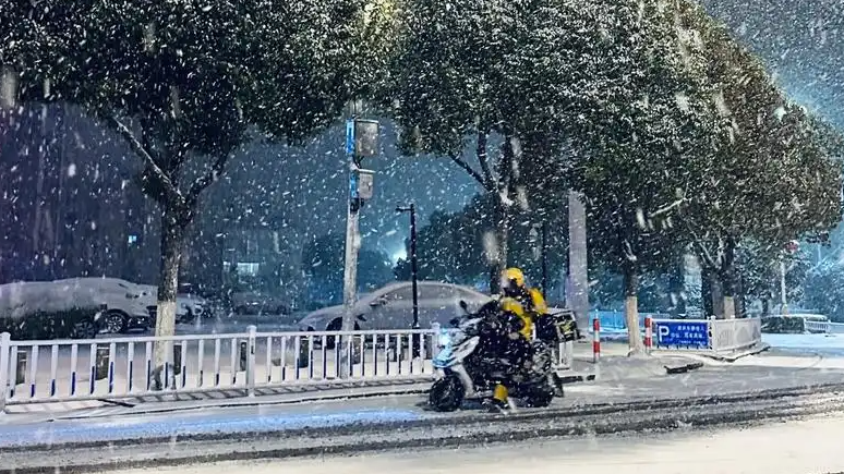 广州上一次下雪还是10年前 多区已发布寒冷预警