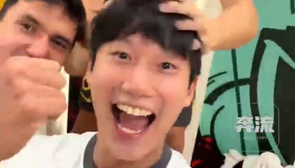 U23国足疯狂庆祝：再赢一场就回家