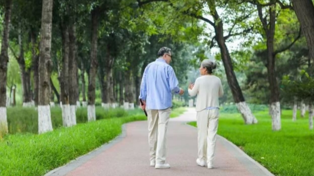 “租父母”可以租来真爱吗？