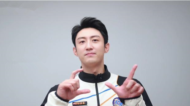 黄景瑜将上太空旅游，成为首位参与商业太空旅游的中国艺人