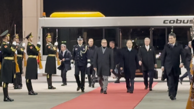 芬兰总理奥尔波抵达北京 开启4天访华行程