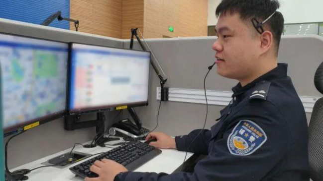 面对百万巨款“到账”短信，81岁奶奶选择报警！