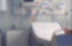 胎儿一脚踢破妈妈子宫致羊水流失