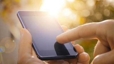 阳光下看不清、黑夜“亮瞎眼”……你的手机亮度调对了吗？