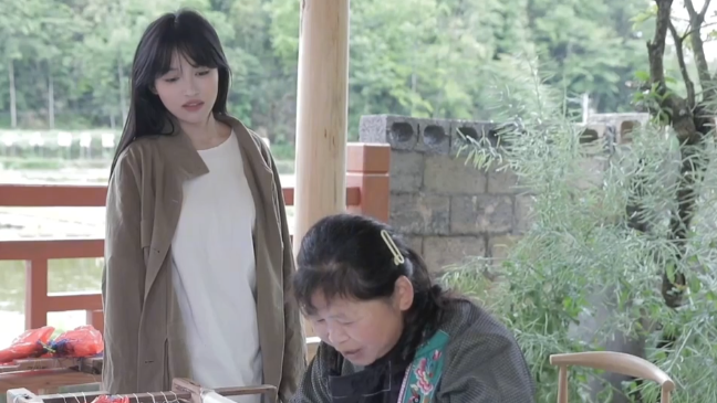 李子柒谈为何将工作重心转幕后：生活因文艺发生改变