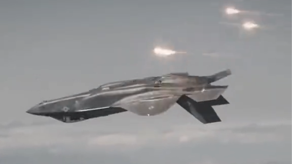 美军F-35C隐形舰载机击落伊朗无人机