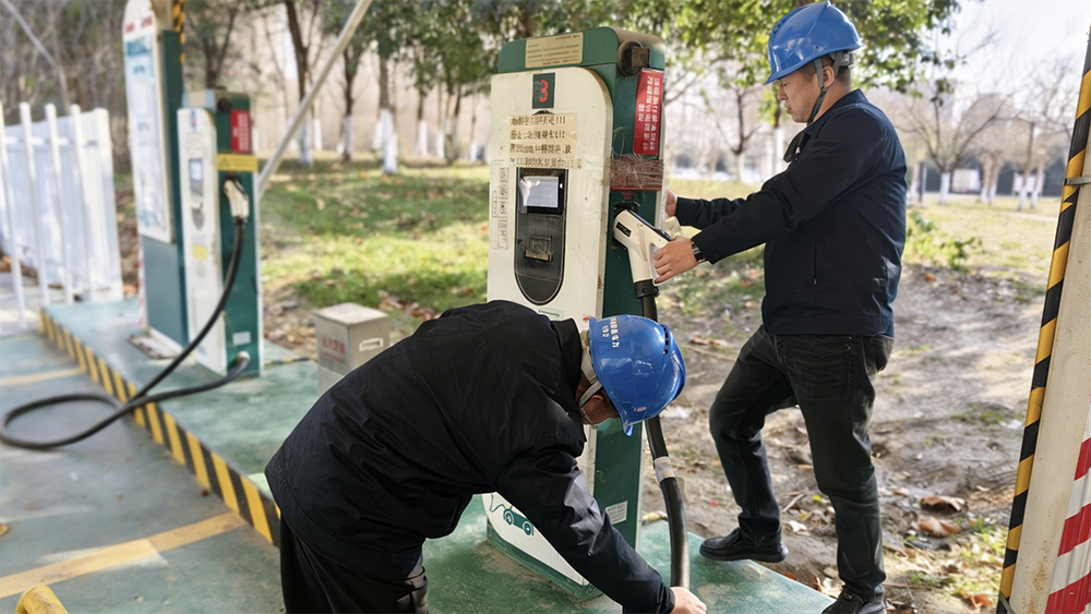 新蔡供电：排查充电设施 守护春节出行