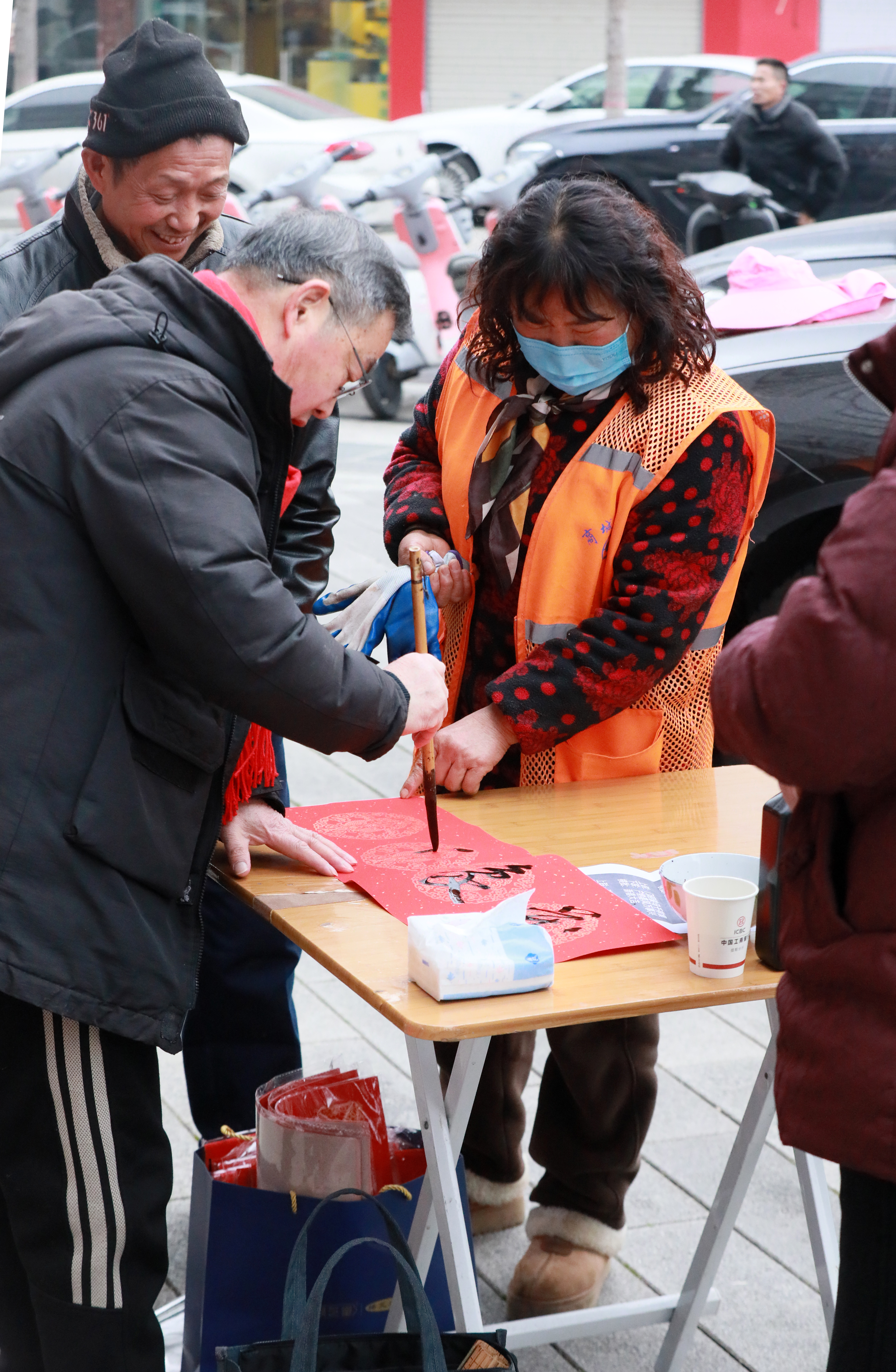工行商城支行：笔墨传情送新春祝福