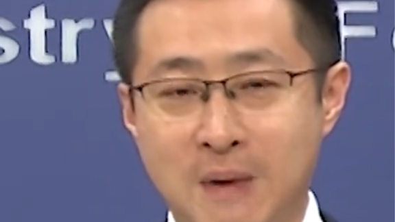 春节前最后一次记者会 外交部发言人祝大家“马年大吉”