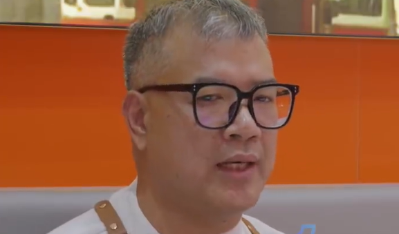 丈夫破产负债10亿妻子卖珠宝帮还债