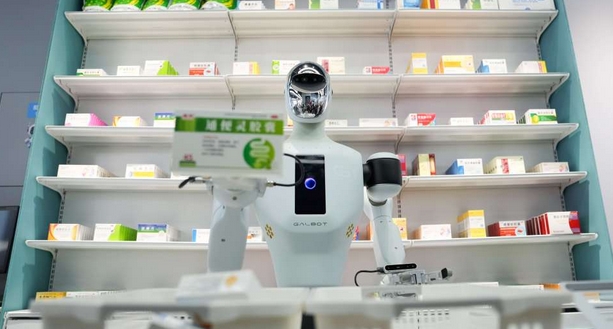 会交流、能干活的机器人是怎样“练”成的？