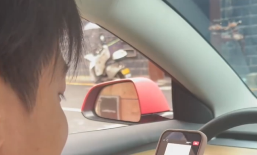 年入35万互联网赚了20万扛楼小伙回应买车质疑