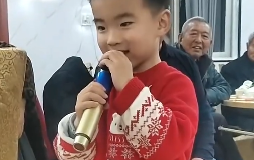 18个家庭每家500元自办“春晚” 1天走完亲戚