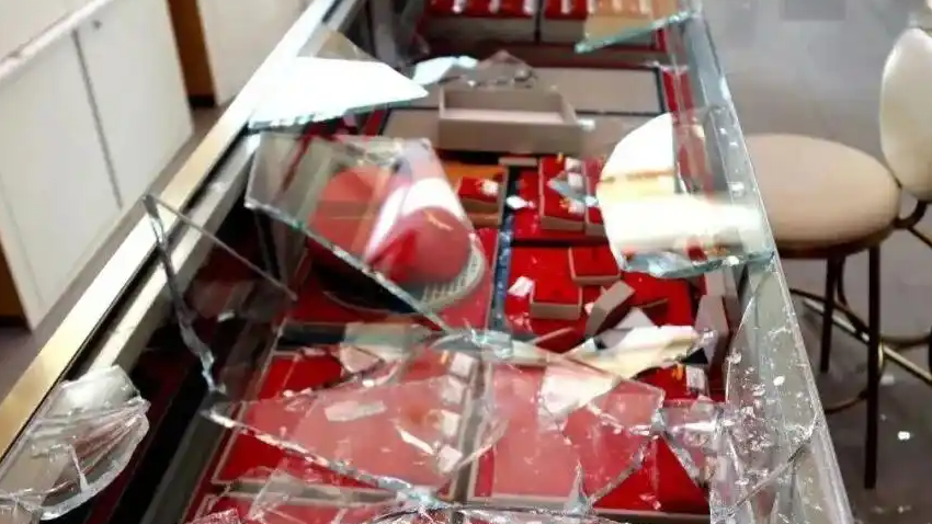 云南一金店1000余件3055克黄金首饰被盗