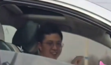 女子返程堵车偶遇10年未见初恋，凭车牌认出摇下车窗真是他