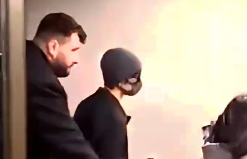 肖战的保镖身形如山高2米，与183肖战形成“最萌体型差”