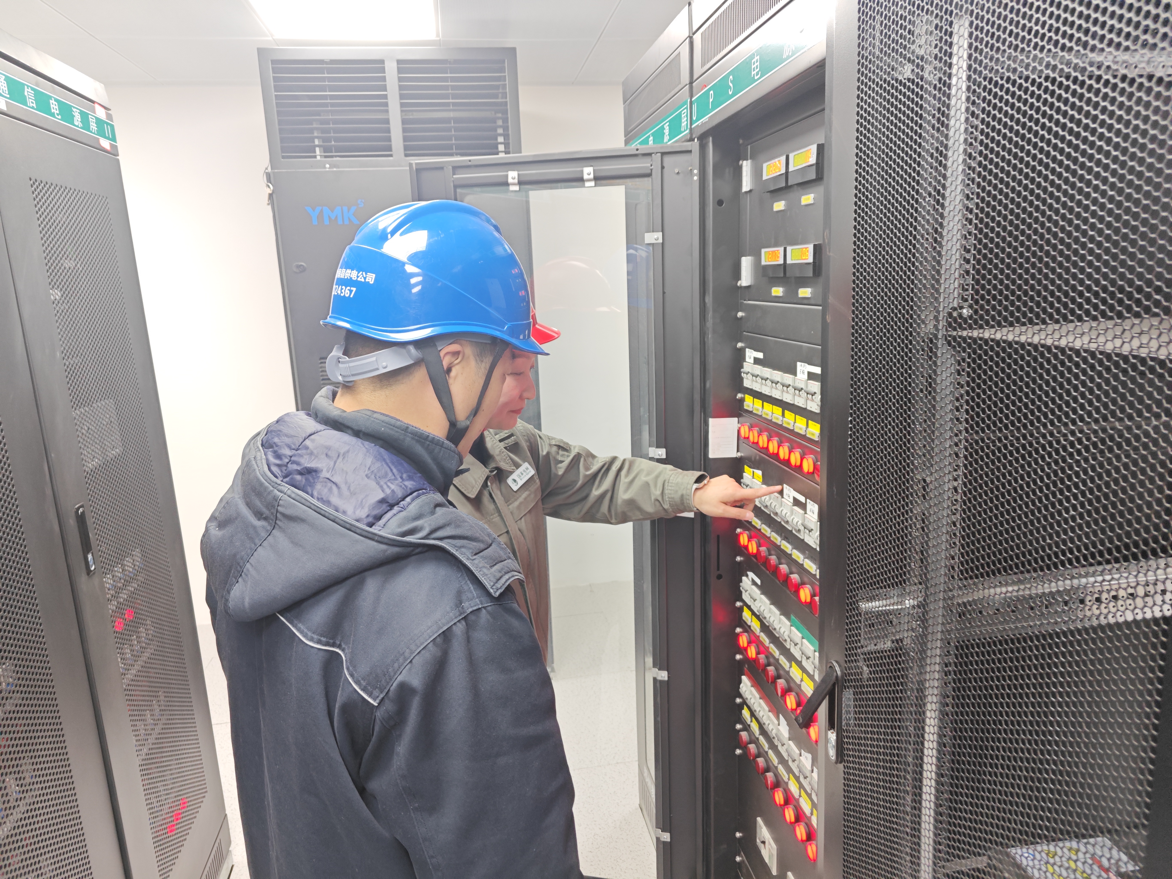 国网汝南县供电公司：开展机房特巡 保障设备安全稳定运行