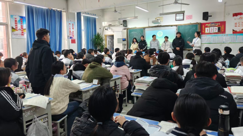 我为我的大学代言丨走进濮阳市一高，华水学长学姐支招高三生