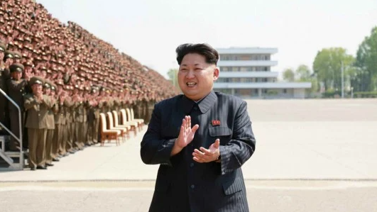 金正恩向主要领导干部赠送新一代狙击步枪