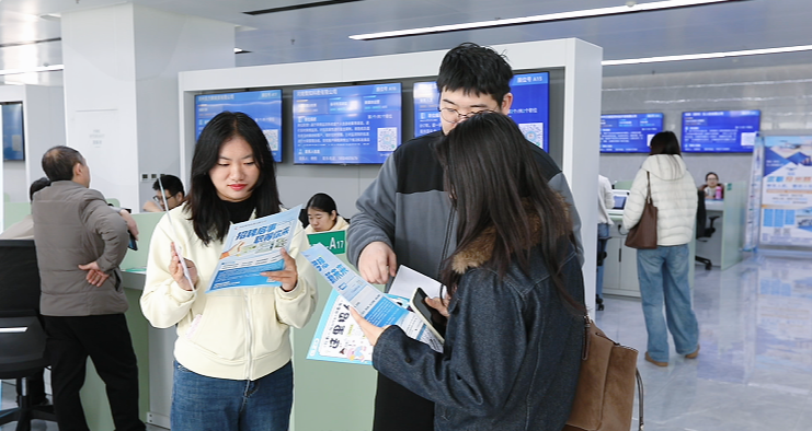 春风送岗促就业 真情相助暖民心