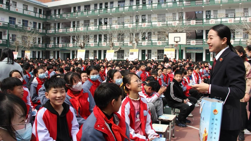 确山邵勍：柔肩担正义 匠心铸检魂