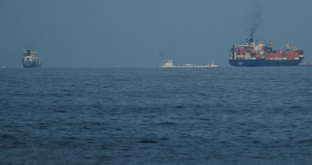 美方称伊朗开始在霍尔木兹海峡布雷 伊方否认