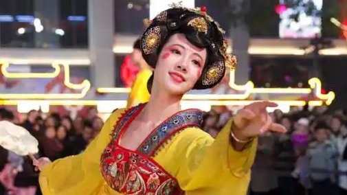 西安不倒翁小姐姐宣布离职，正式告别大唐不夜城