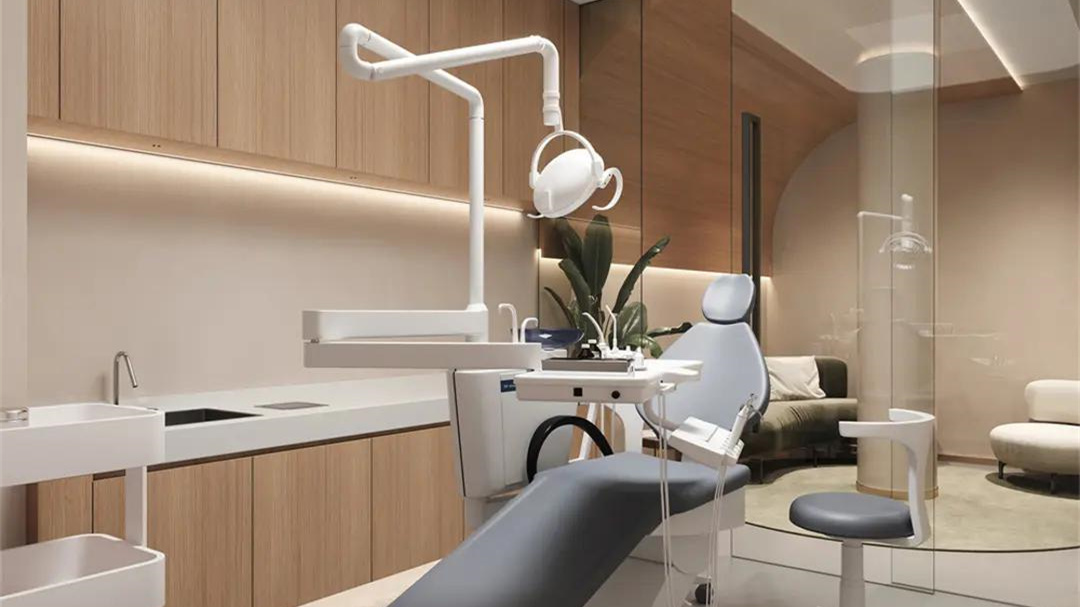 男子被车撞坏5颗牙索赔40年换牙费，法院：支持！