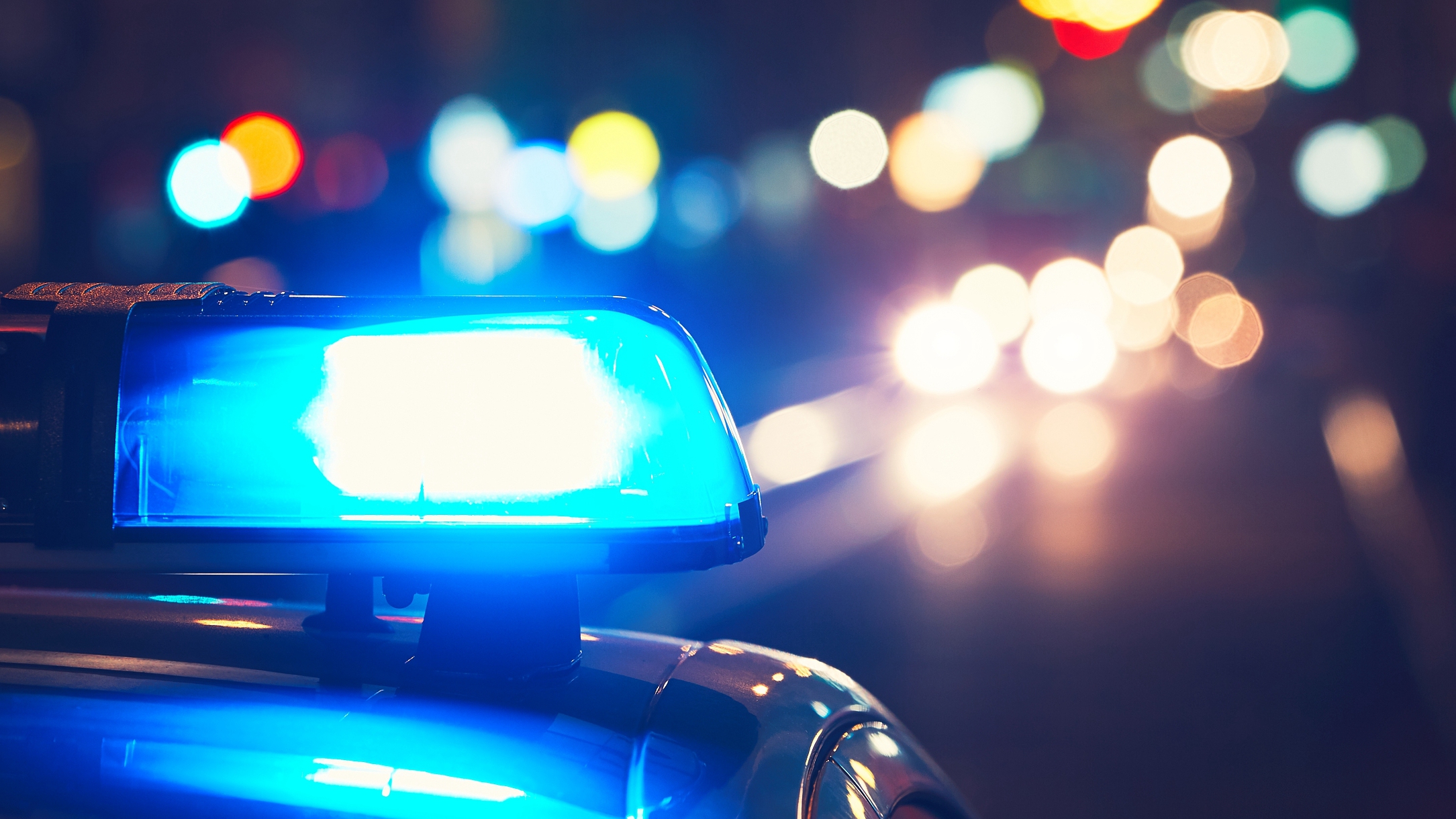 情侣喝酒后女友坠亡 男友被判赔69万