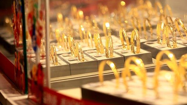 名为买卖实为放贷 揭开珠宝店“黄金分期”背后的骗局
