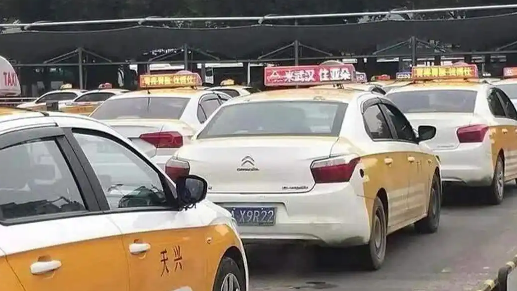 女子酒后打车18元错付成18800元