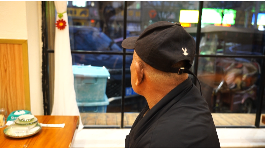 男子10年前因脑出血住院，被注射神经节苷脂后几近瘫痪