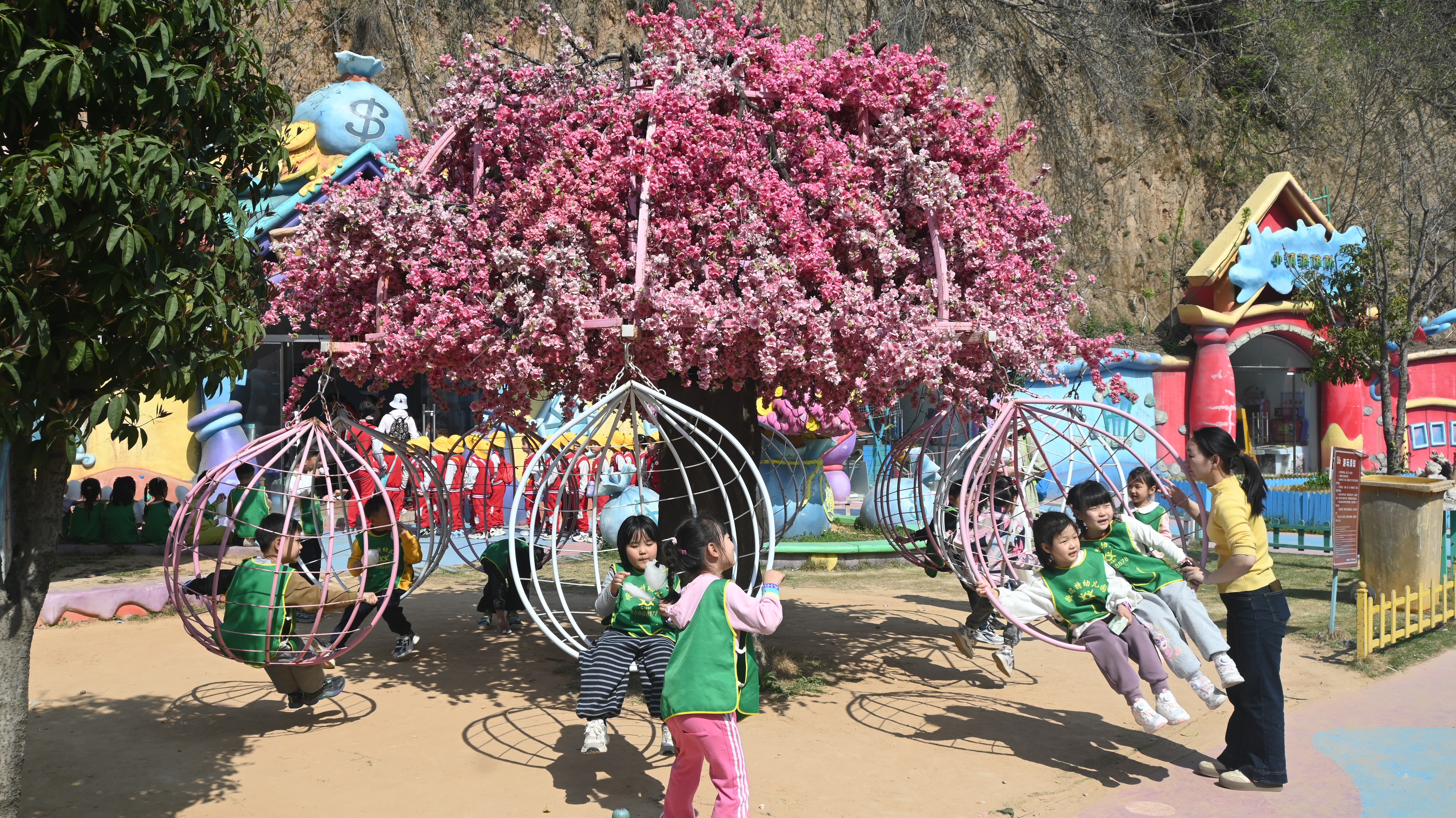 郑州樱桃沟： 恐龙探险+田园撒欢 解锁春日亲子游快乐