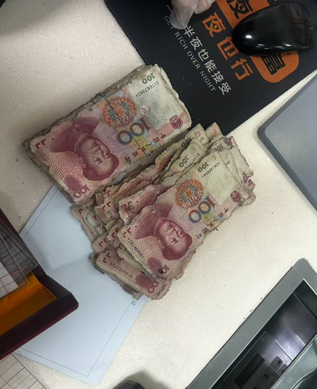 残币兑换显温情 农行服务暖人心——农行焦作民主中路支行贴心为民办实事