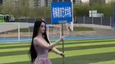 听障女孩回应美得像假人