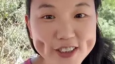 女子酒窝超大被网友怀疑是AI