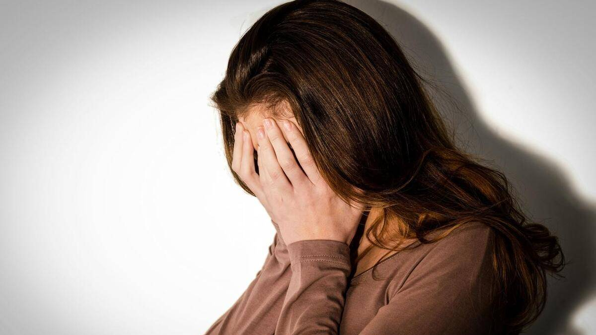 年纪轻轻脸先垮了？这5大行为正在加速你的衰老